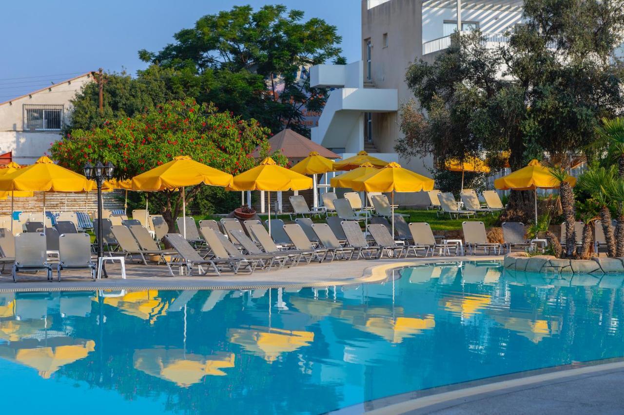 Mayfair Hotel Paphos Extérieur photo